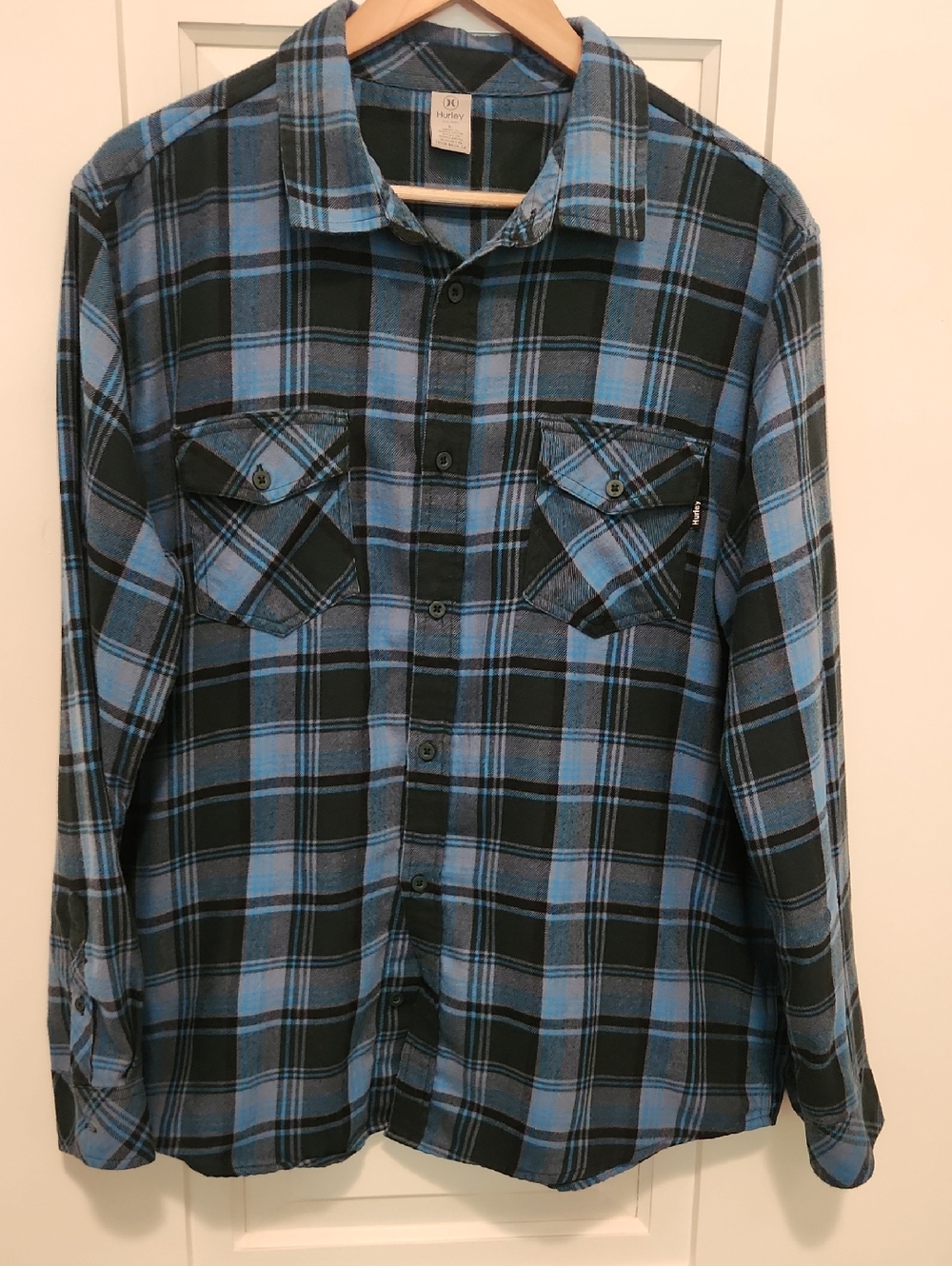 Hurley Blue and Black Plaid Button-Down Shirt Sz LG